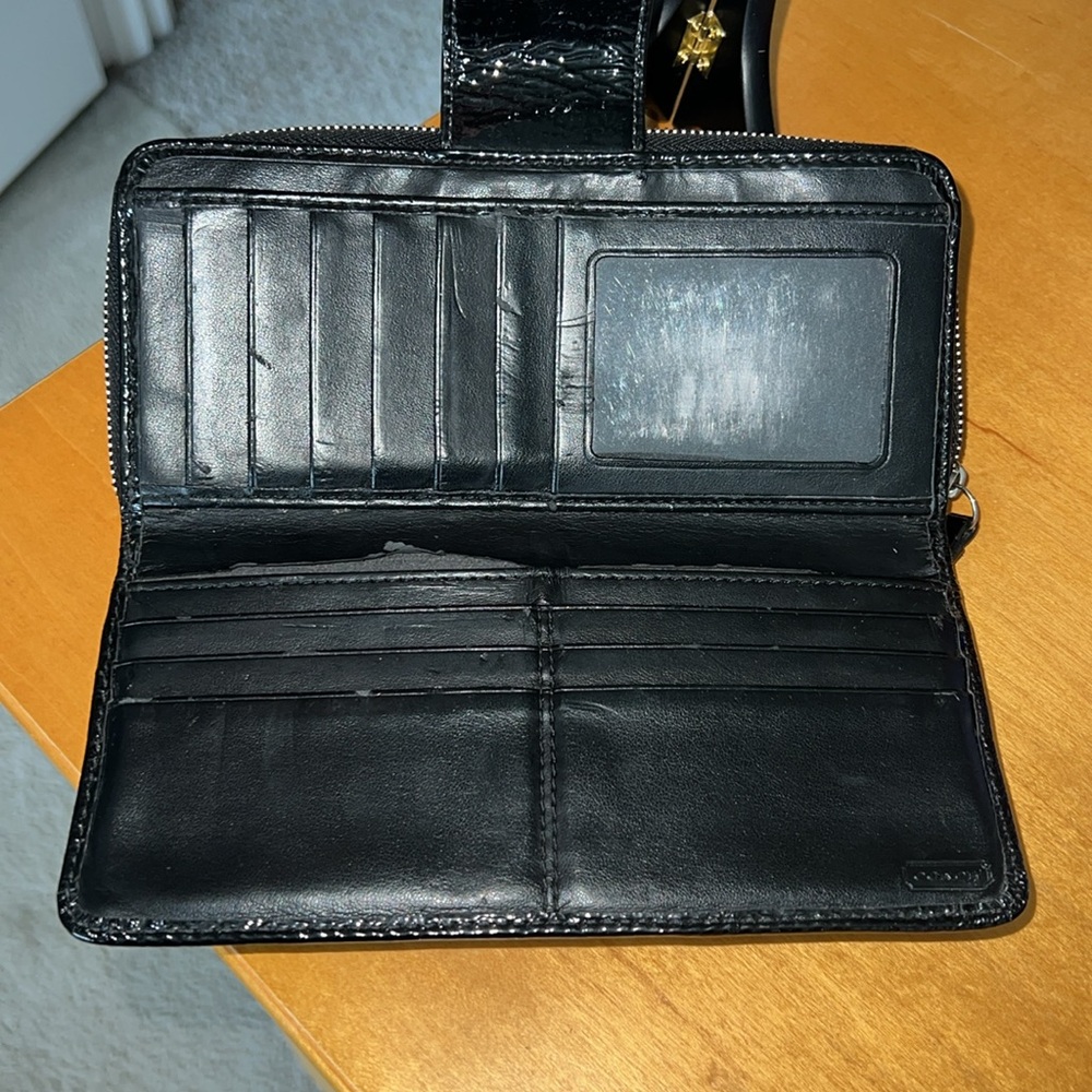 Coach embossed pattern leather zippered wallet with turn lock - Picture 9 of 13